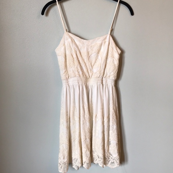 Urban Outfitters Dresses & Skirts - Urban Outfitters Pins & Needles Lace Dress